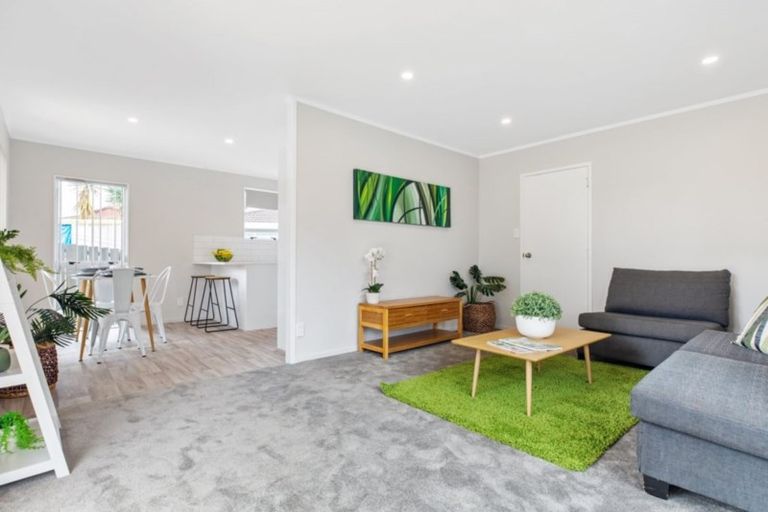 Photo of property in 2/25 Silver Creek Road, Weymouth, Auckland, 2103