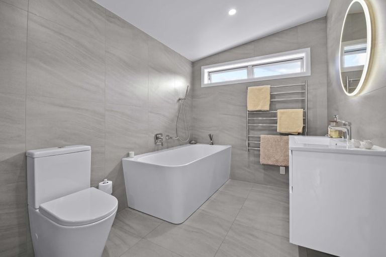 Photo of property in 870 Whangaparaoa Road, Manly, Whangaparaoa, 0930