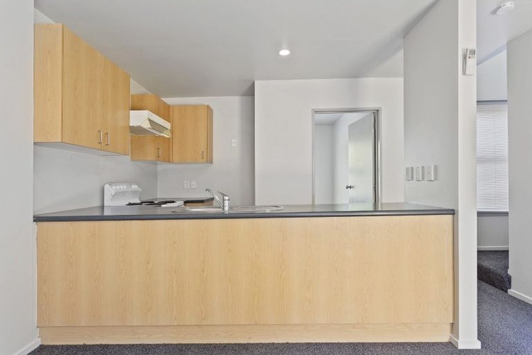 Photo of property in 2/3 Grove Road, Addington, Christchurch, 8024