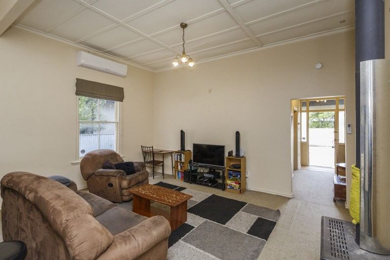 Photo of property in 129 Featherston Street, Palmerston North, 4410