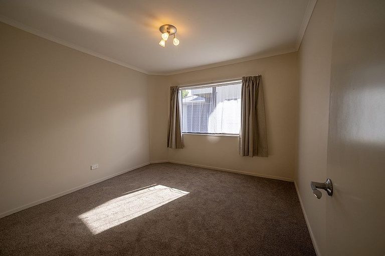 Photo of property in 1/253 Saint Aubyn Street, New Plymouth, 4310