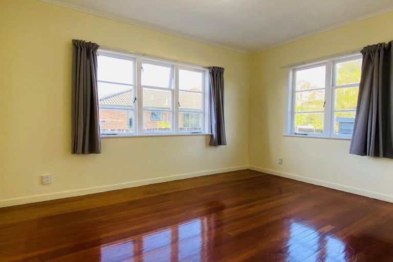 Photo of property in 3/2090 Great North Road, Avondale, Auckland, 0600