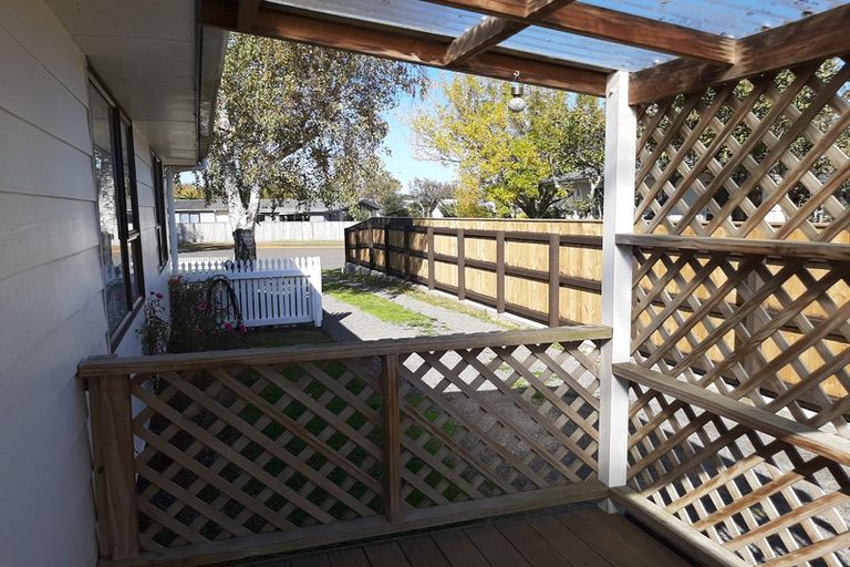 Photo of property in 4 Bryce Place, Kelvin Grove, Palmerston North, 4414