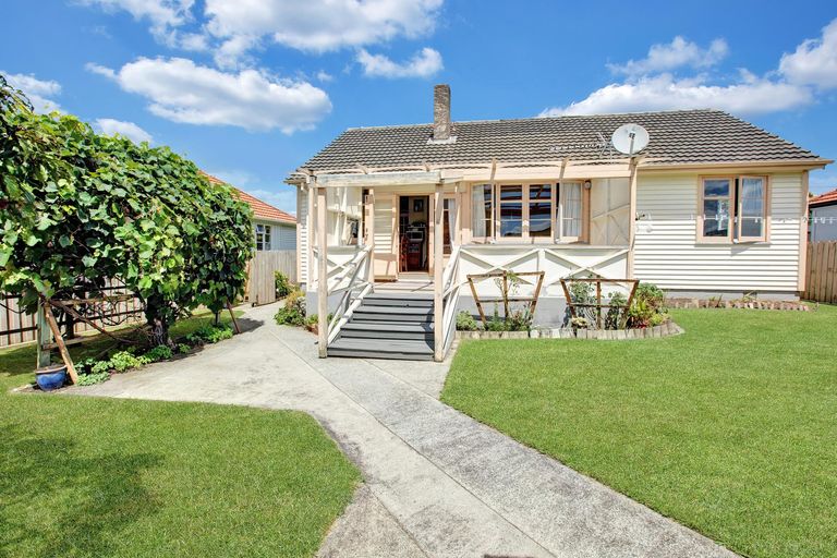 Photo of property in 6 Cureton Street, Morrinsville, 3300