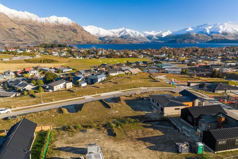 Photo of property in 7 Mcneil Crescent, Wanaka, 9305