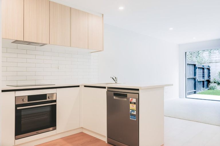 Photo of property in 28 Tukari Lane, Mangere Bridge, Auckland, 2022