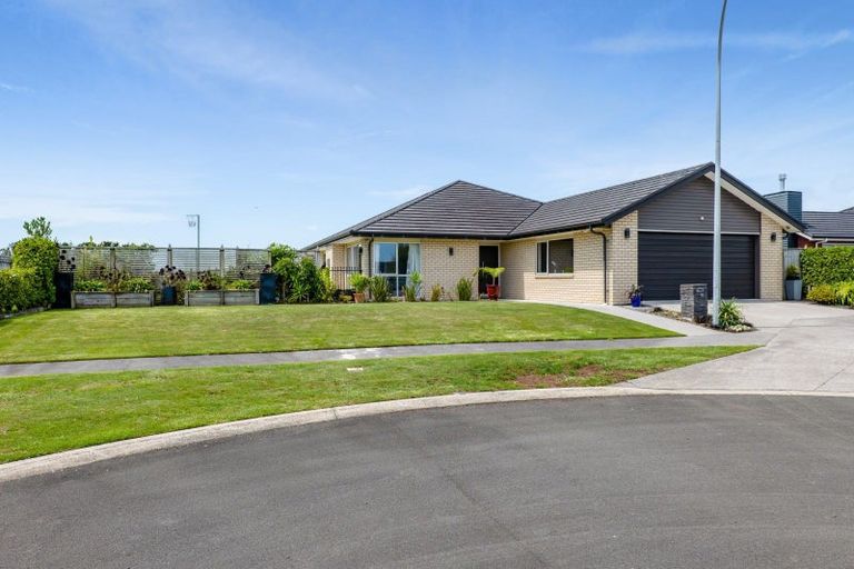 Photo of property in 16 Ryder Drive, Waiwhakaiho, New Plymouth, 4312