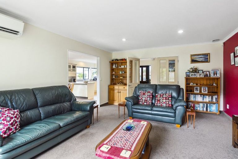 Photo of property in 18 Sunburst Court, Paraparaumu Beach, Paraparaumu, 5032