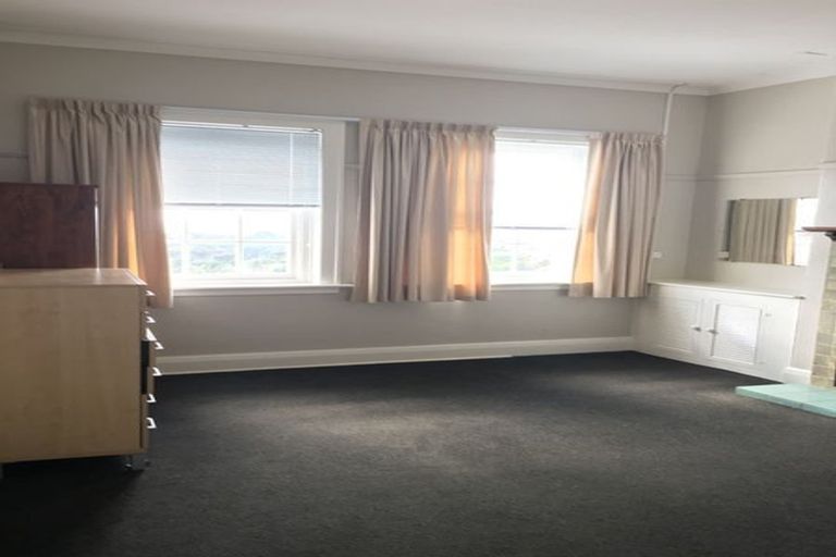 Photo of property in Fire Station Apartments, 54 Northland Road, Northland, Wellington, 6012