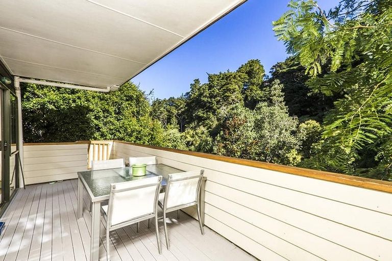 Photo of property in 19/19 Bush View Lane, Northcote Point, Auckland, 0627