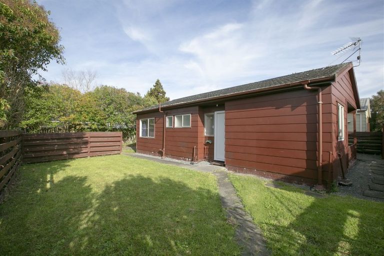 Photo of property in 2/159 Te Atatu Road, Te Atatu South, Auckland, 0610