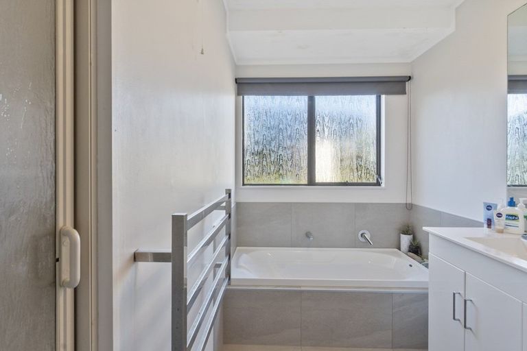 Photo of property in 8 Homestead Place, Glenview, Hamilton, 3206