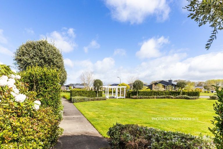 Photo of property in 33 Chateau Crescent, Rangatira Park, Taupo, 3330