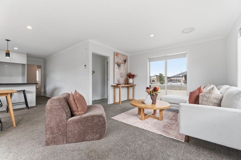 Photo of property in 221 Te Okuroa Drive, Papamoa, 3118