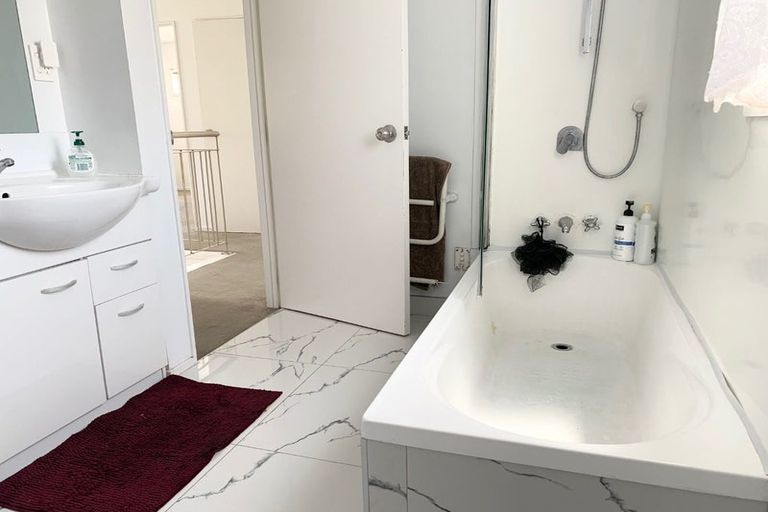 Photo of property in Emery Gardens, 7/4 Ambrico Place, New Lynn, Auckland, 0600