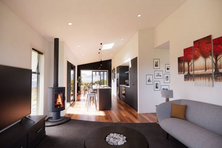 Photo of property in 16 Topsail Way, Whitby, Porirua, 5024