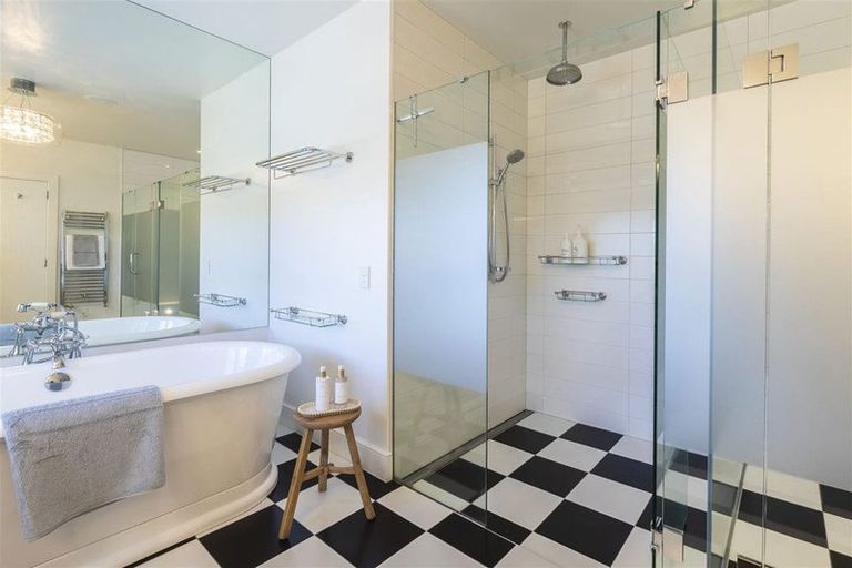 Photo of property in 11 Pentlow Place, Fendalton, Christchurch, 8052