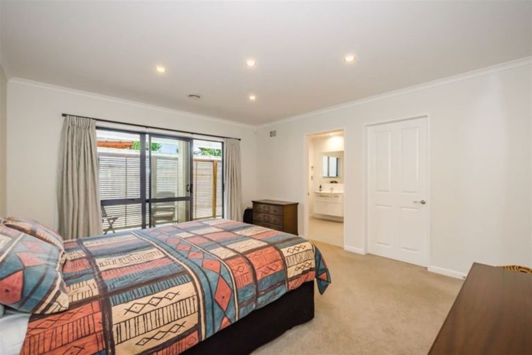 Photo of property in 44 Awatea Avenue, Paraparaumu, 5032