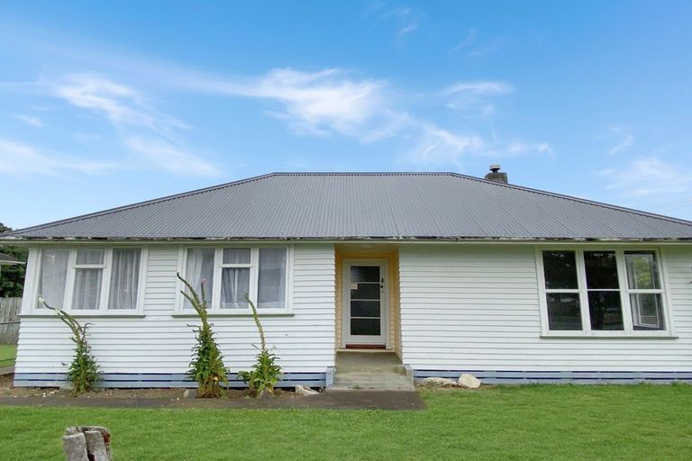 Photo of property in 2 Robertshawe Crescent, Dannevirke, 4930