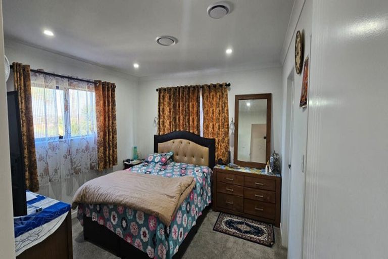 Photo of property in 75a Andrew Road, Howick, Auckland, 2010