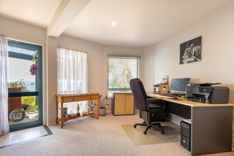 Photo of property in Signal Stn Road, Pouto, Te Kopuru, 0391