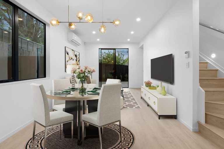 Photo of property in 29d Mirrabooka Avenue, Botany Downs, Auckland, 2010