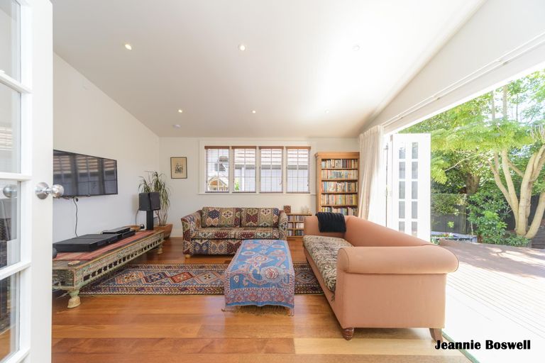 Photo of property in 220 Victoria Avenue, Hokowhitu, Palmerston North, 4410