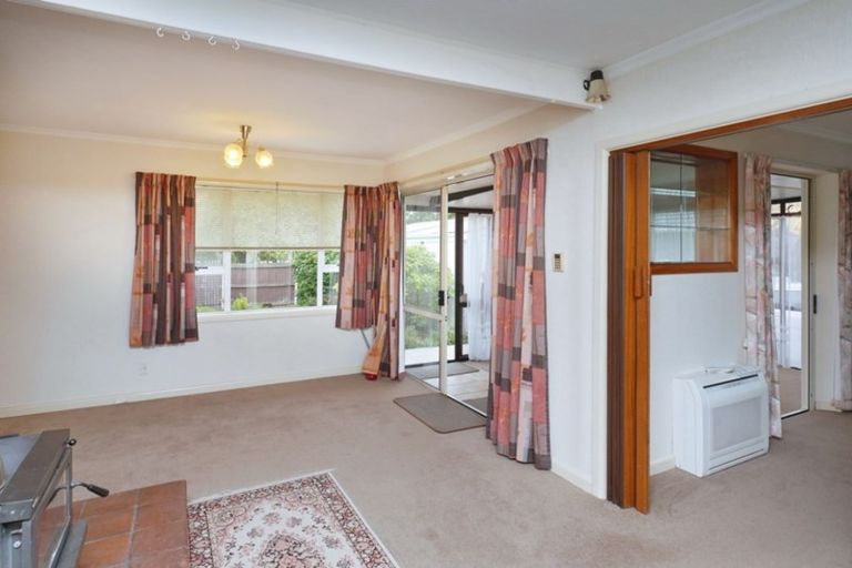 Photo of property in 15 Pembroke Street, Avondale, Christchurch, 8061
