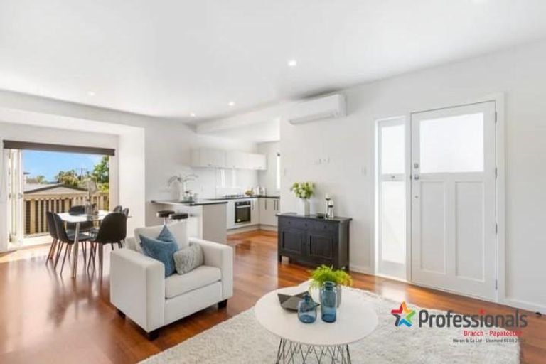 Photo of property in 2/117 Great South Road, Manurewa, Auckland, 2102