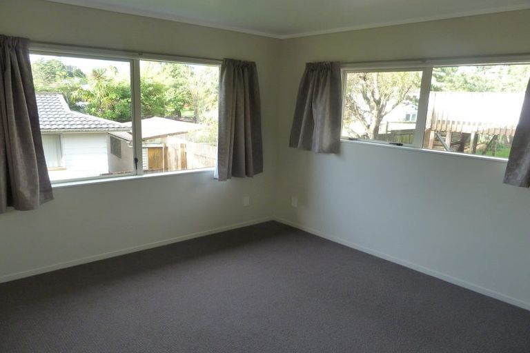 Photo of property in 68a Awaroa Road, Sunnyvale, Auckland, 0612