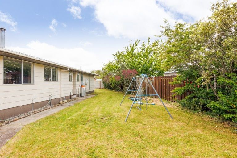 Photo of property in 24 Kowhai Street, Tokomaru, Palmerston North, 4474