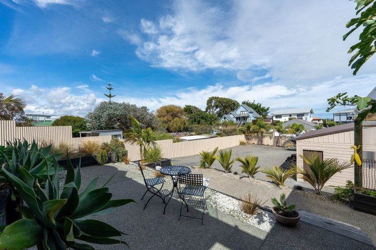 Photo of property in 8 Roore Street, Foxton Beach, Foxton, 4815