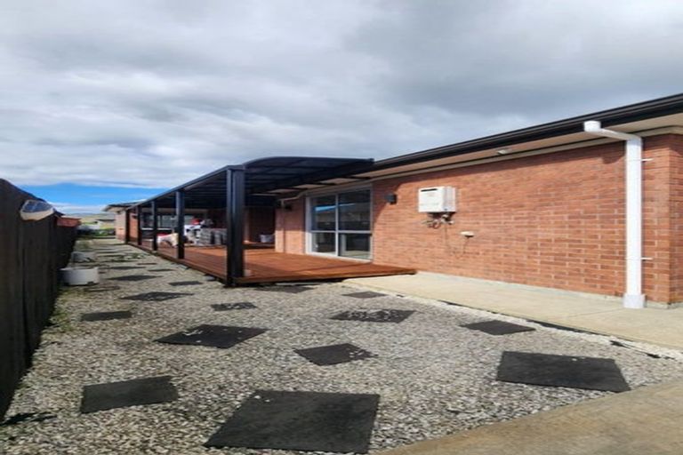 Photo of property in 2 Wellfield Drive, Papakura, 2110