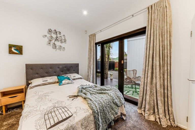 Photo of property in 46 St Michaels Avenue, Point Chevalier, Auckland, 1022