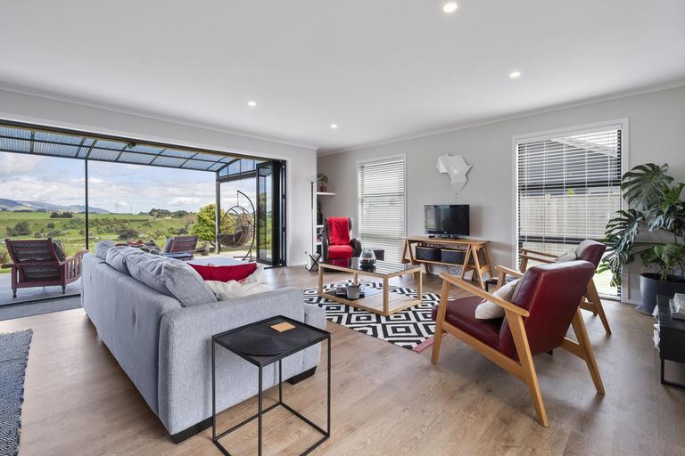 Photo of property in 32 Varsity Heights, Fitzherbert, Palmerston North, 4410