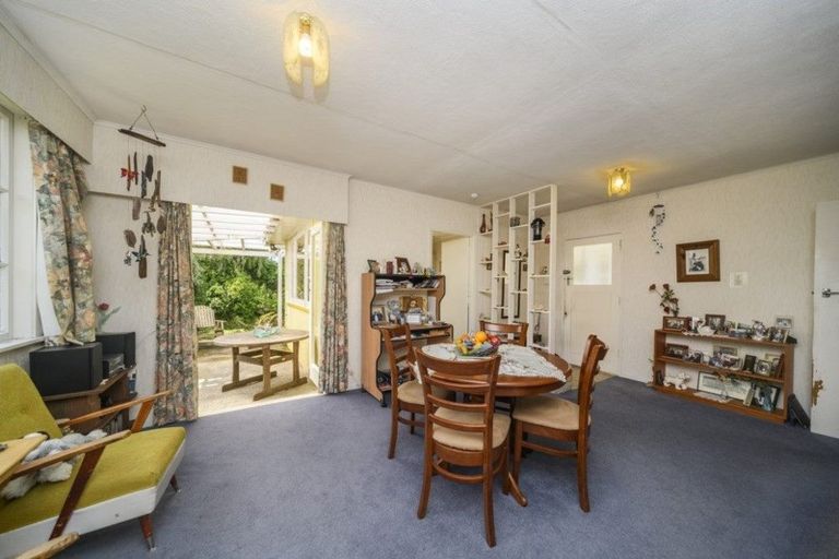 Photo of property in 37 Waterloo Crescent, Hokowhitu, Palmerston North, 4410