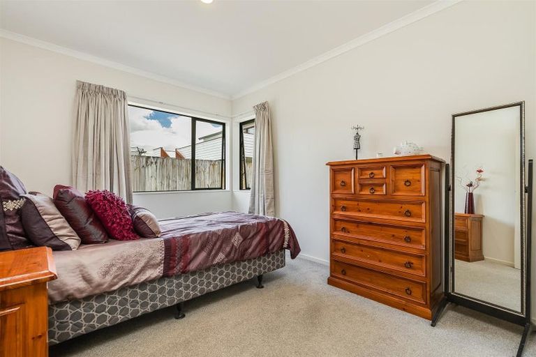 Photo of property in 17b Drake Street, Howick, Auckland, 2014