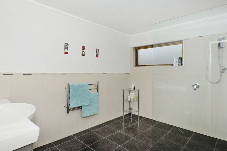 Photo of property in 10 Kotare Crescent, Maunu, Whangarei, 0110