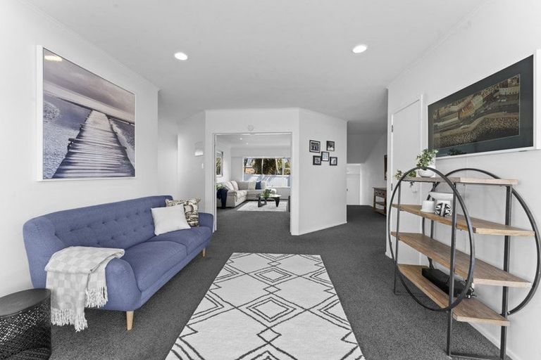 Photo of property in 9 The Anchorage, Sunnyhills, Auckland, 2010