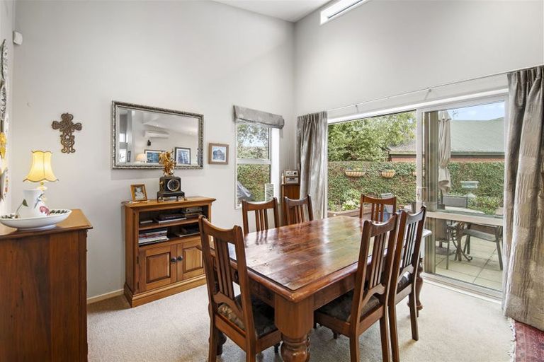 Photo of property in 6 Federer Lane, Bishopdale, Christchurch, 8053