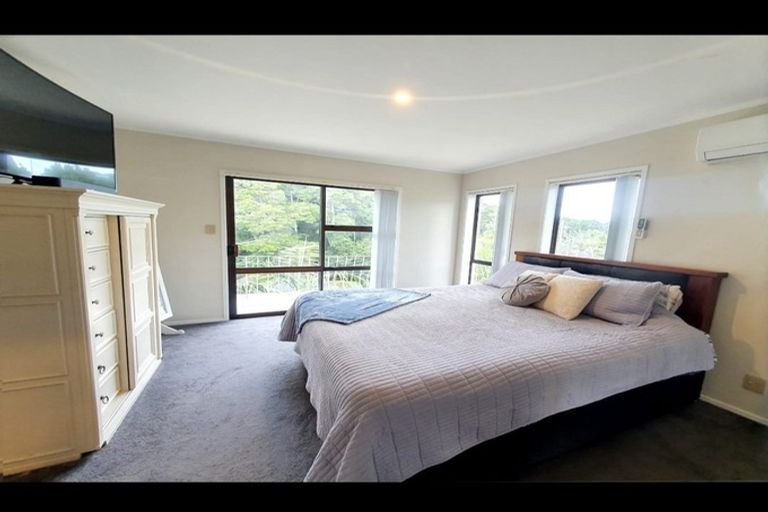 Photo of property in 24 Eugenia Rise, Totara Heights, Auckland, 2105