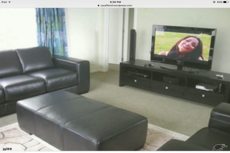 Photo of property in 36b Tamworth Crescent, Newlands, Wellington, 6037