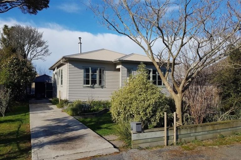 Photo of property in 21 Russell Street, Westport, 7825