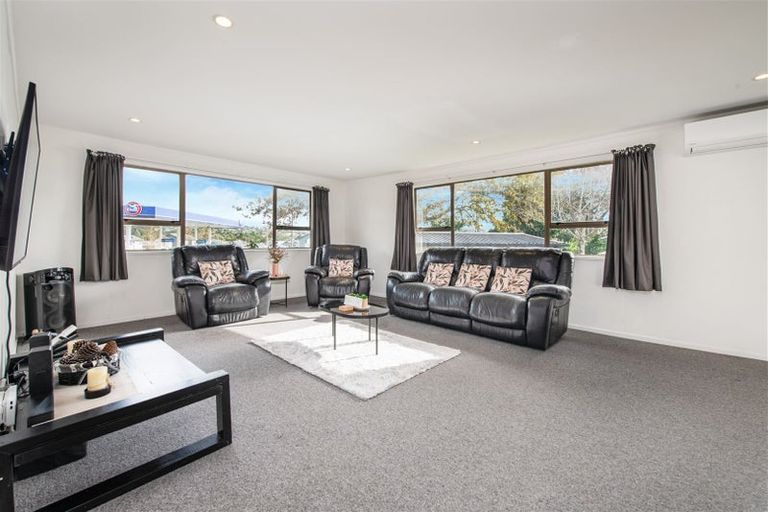 Photo of property in 8 Forest Hill Road, Henderson, Auckland, 0612