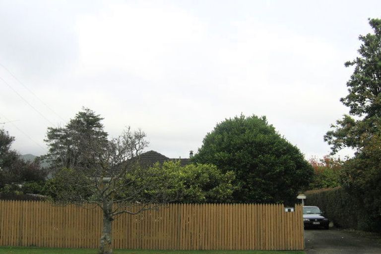 Photo of property in 5 Rawhiti Street, Stokes Valley, Lower Hutt, 5019