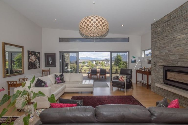 Photo of property in 5 Edgewood Place, Wanaka, 9305