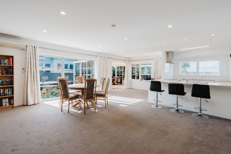 Photo of property in 35 Alison Street, Hamilton Lake, Hamilton, 3204