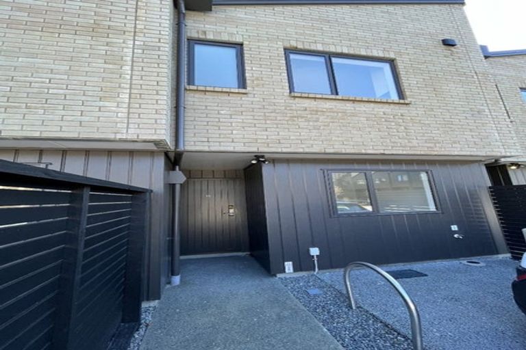 Photo of property in 10/28 Westgate Drive, Westgate, Auckland, 0614