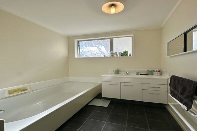 Photo of property in 11 Akron Grove, Totara Park, Upper Hutt, 5018