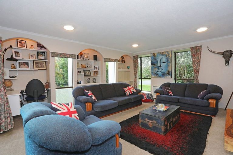 Photo of property in 10 Aitken Street, Bulls, 4818